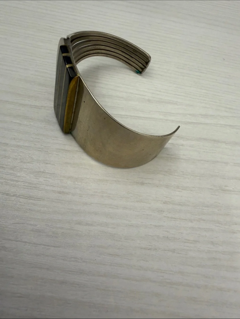 N/A sleek silver